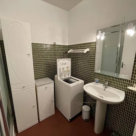 T3 Climatisé, 6 Pers, Proche Et Commerces, Parking Privé, Animaux Admis - Fr-1-106-104 Appartement *